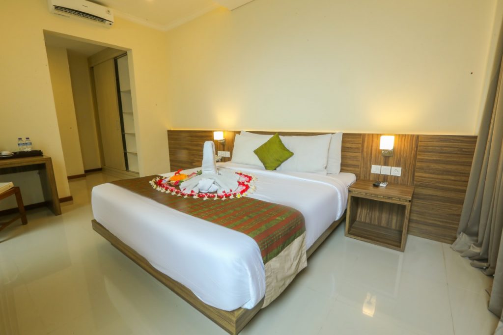 https://www.client.booknpay.net/argyasantijimbaran/assets/img/static/executive-suite-room/executive-suite-room2.jpeg